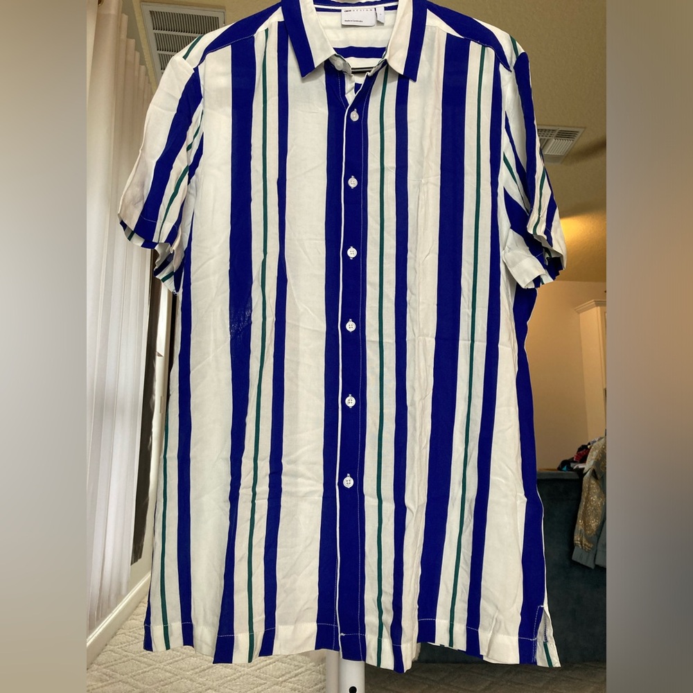 COPY - ASOS Design men’s button down short sleeve size 2XL.
